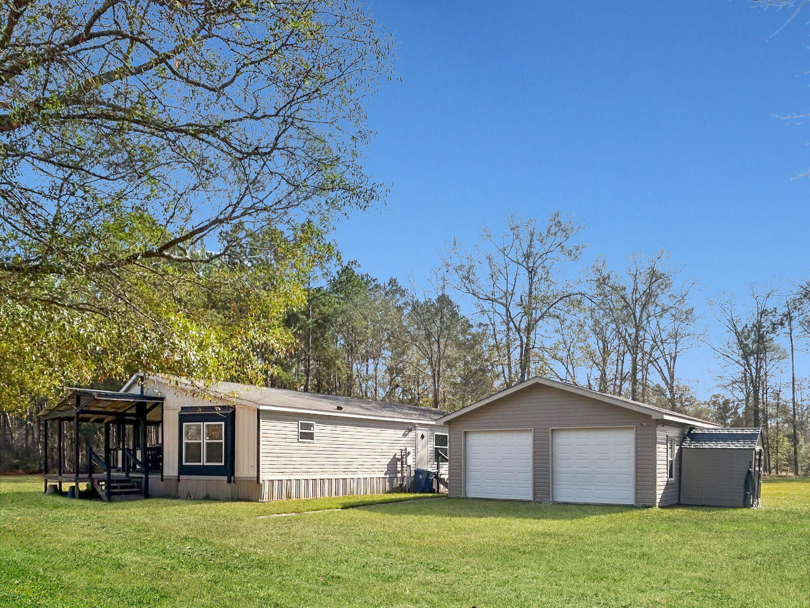 Property Photo:  283 Hwy 111  LA 70653 