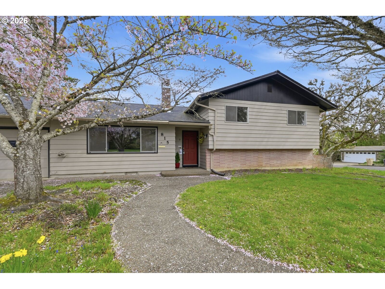 Property Photo:  815 NW Merrie Dr  OR 97330 