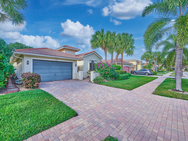 Property Photo:  6955 Fabiano Circle  FL 33437 
