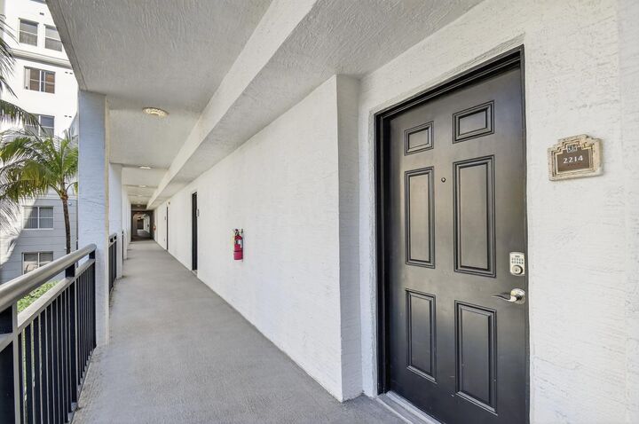 Property Photo:  1660 Renaissance Commons Boulevard 2214  FL 33426 