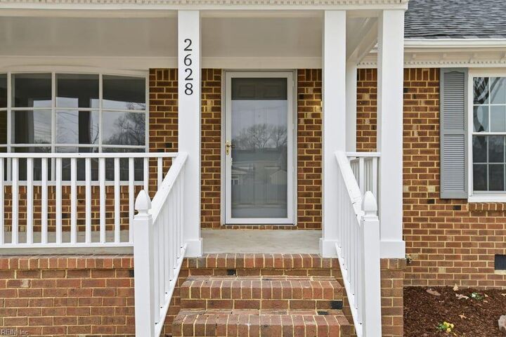 Property Photo:  2628 Roundtree Cir  VA 23323 