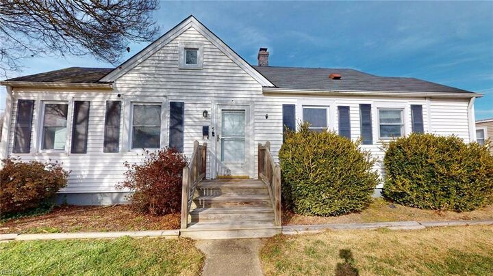 Property Photo:  5 Langley Ave  VA 23601 