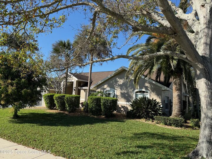 Property Photo:  4115 Savannahs Trail  FL 32953 