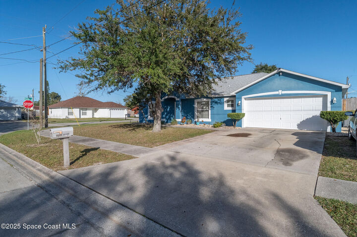 Property Photo:  1045 Lundy Drive  FL 32796 