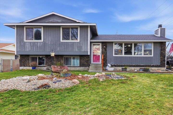 Property Photo: 15421 E 14th Ave WA 99037