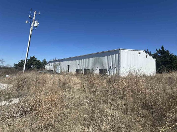 Property Photo: 19500 E 6th Street OK 74085