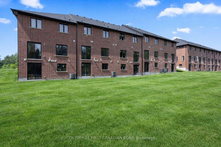 Property Photo:  6921 Heathwoods Avenue  ON N6P 1H3 