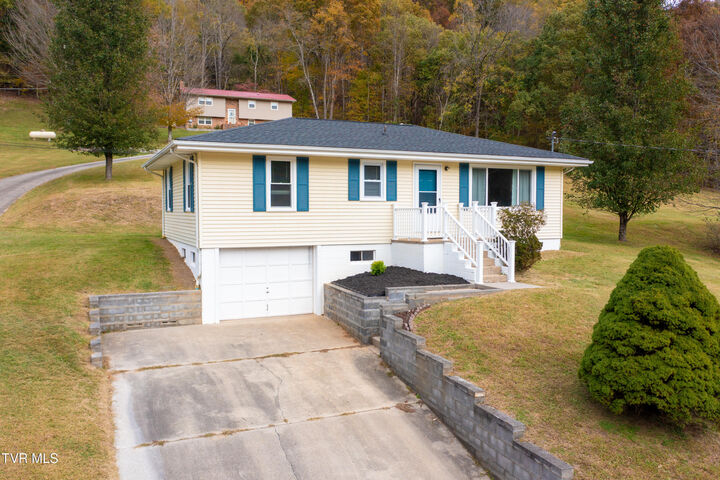 Property Photo: 386 Timbertree Branch Road TN 37660