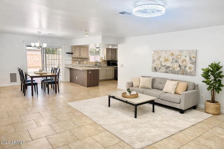 Property Photo:  3838 W Dailey Street  AZ 85053 