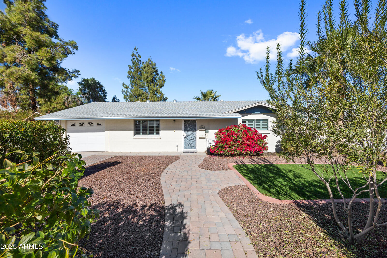 Property Photo:  1614 W Inverness Drive  AZ 85282 