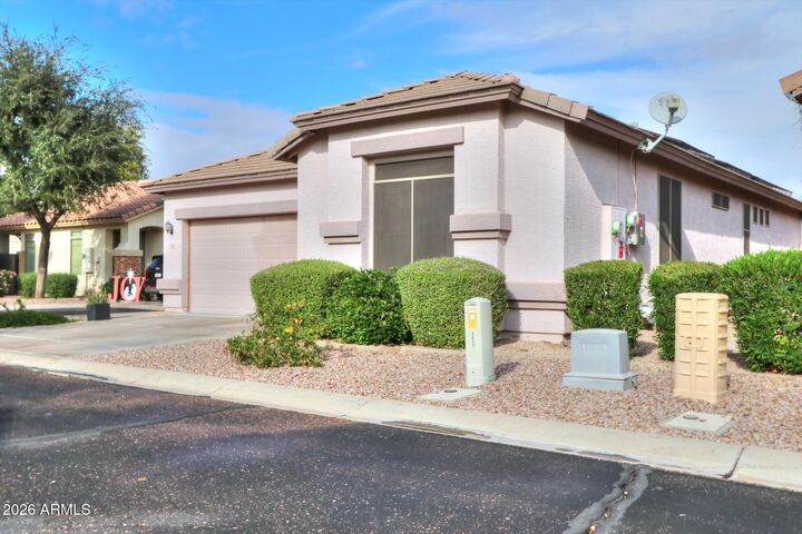 Property Photo:  1916 E Hawken Place  AZ 85286 