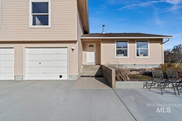 Property Photo: 15750 Parkview Dr. ID 83676