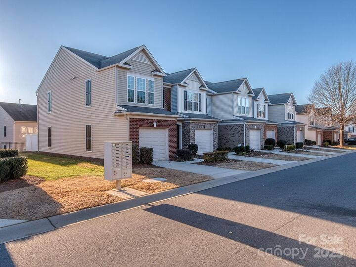 Property Photo:  2240 Kensington Station Parkway  NC 28210 