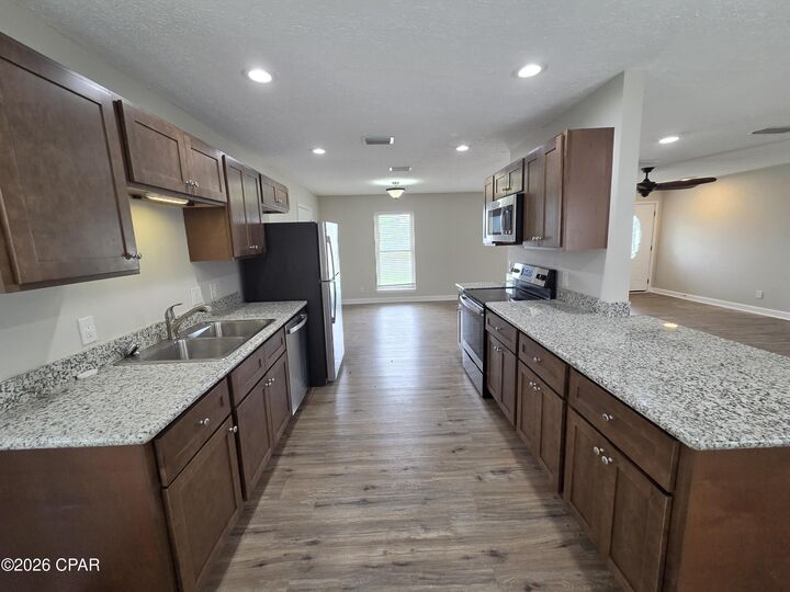 Property Photo: 211 Sukoshi Drive FL 32404