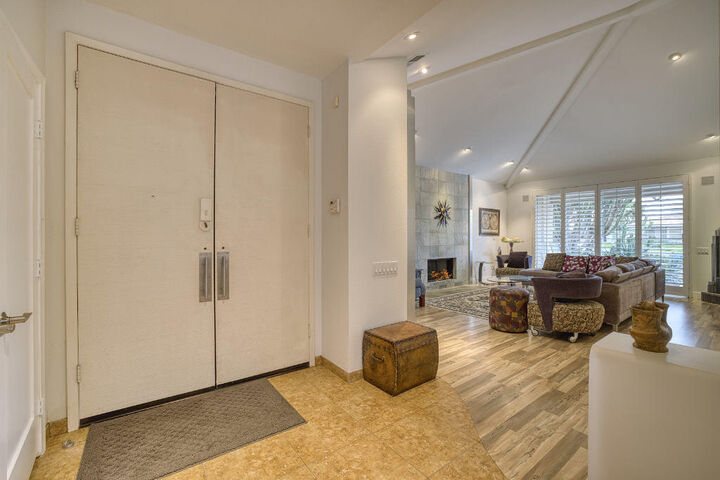 Property Photo:  17 Lakeshore Drive  CA 92270 