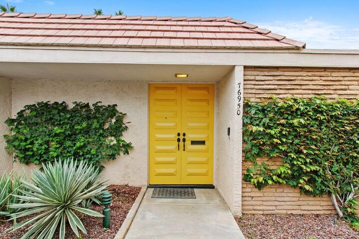 Property Photo: 76950 Iroquois Drive CA 92210