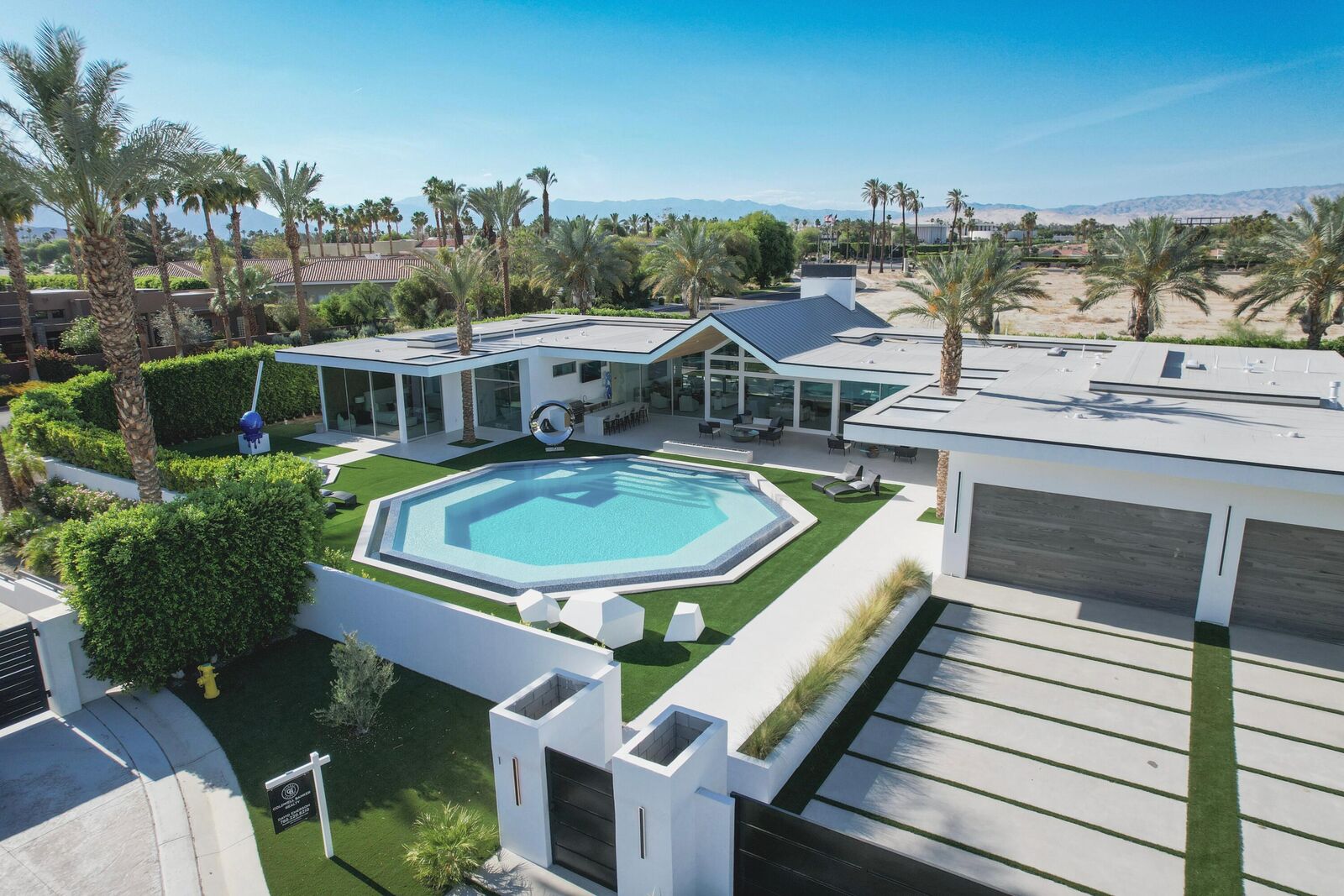 Property Photo:  1 Makena Lane  CA 92270 