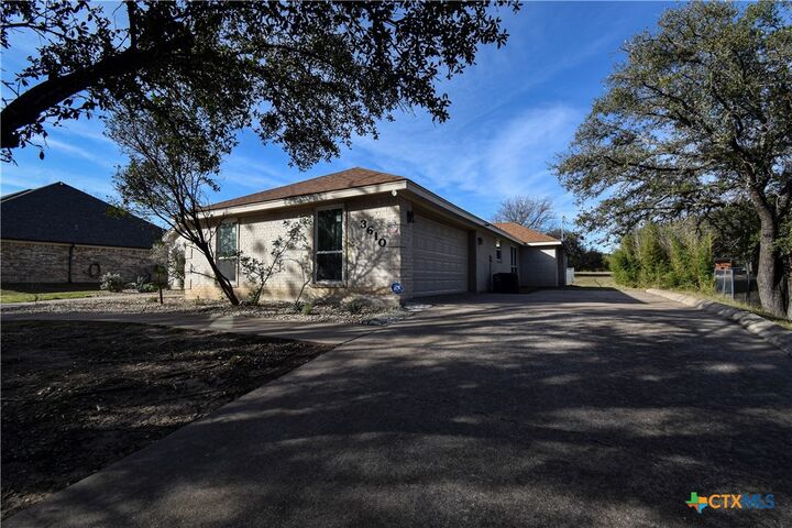 Property Photo:  3610 Oakridge Boulevard  TX 76548 