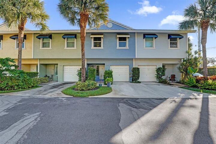 Property Photo: 1743 NE 4th Ave FL 33305