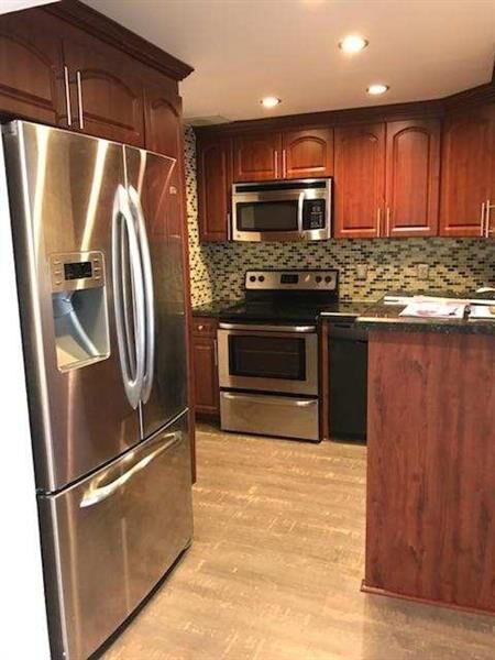 Property Photo: 2161 NE 68th St 303 FL 33308