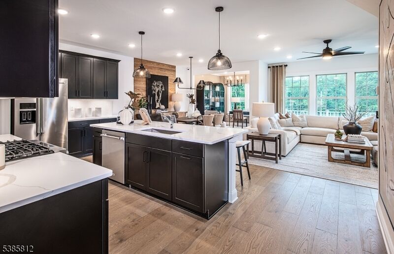 Property Photo:  27 Wadsworth Dr 6  NJ 07834 