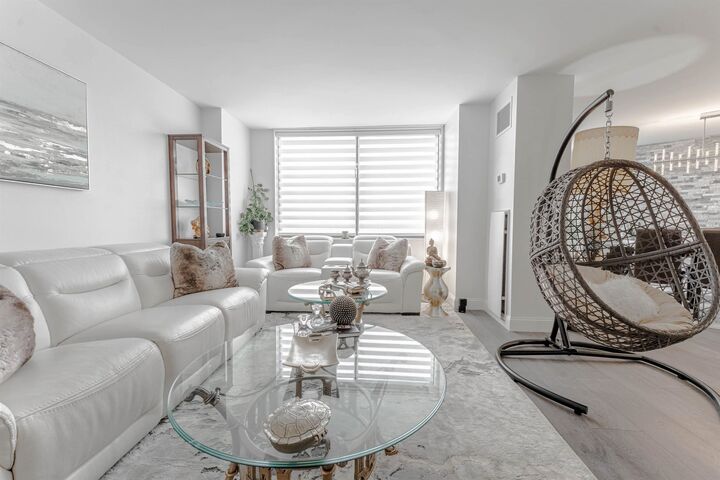 Property Photo:  806 Harmon Cove Tower Secaucus  NJ 07094 