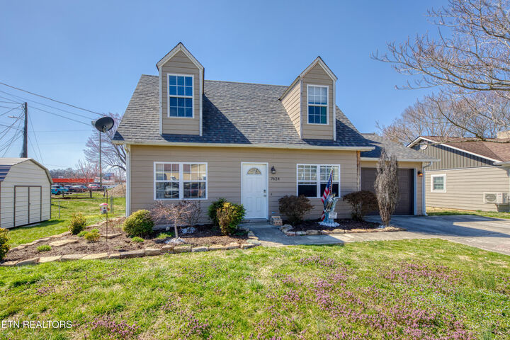 Property Photo:  7624 Camden Rd  TN 37849 