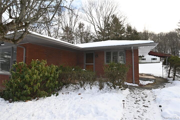 Property Photo:  86 Mill House Road 2  NY 12542 