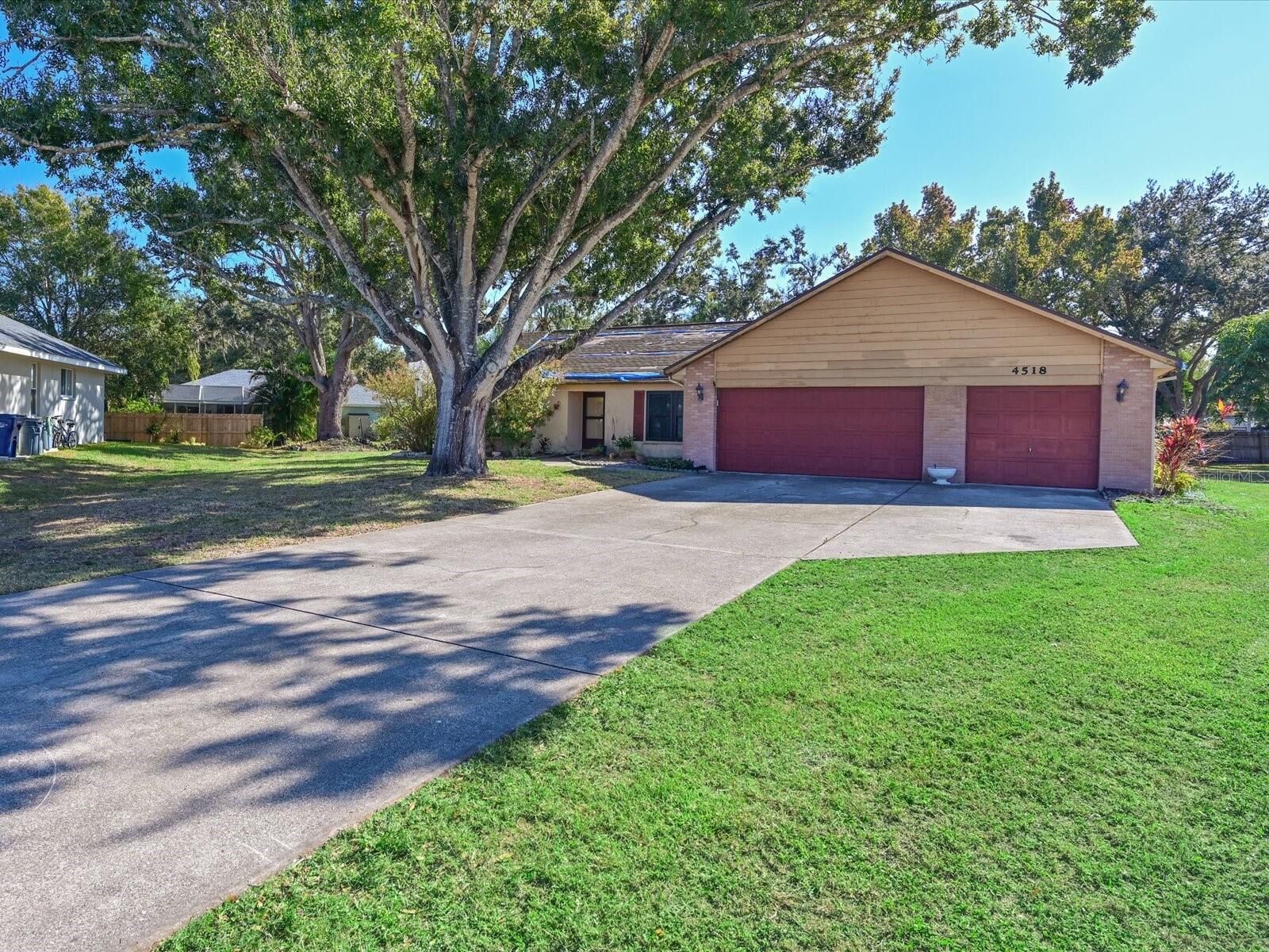 Property Photo: 4518 30th Street Circle E FL 34203