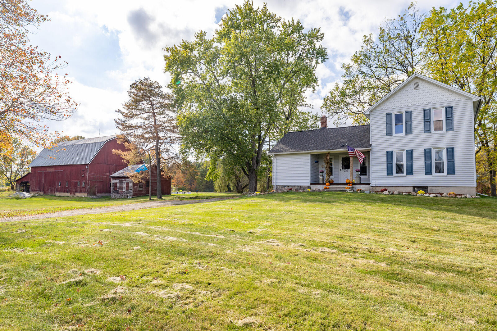 Property Photo:  4420 Bull Run Road  MI 48137 