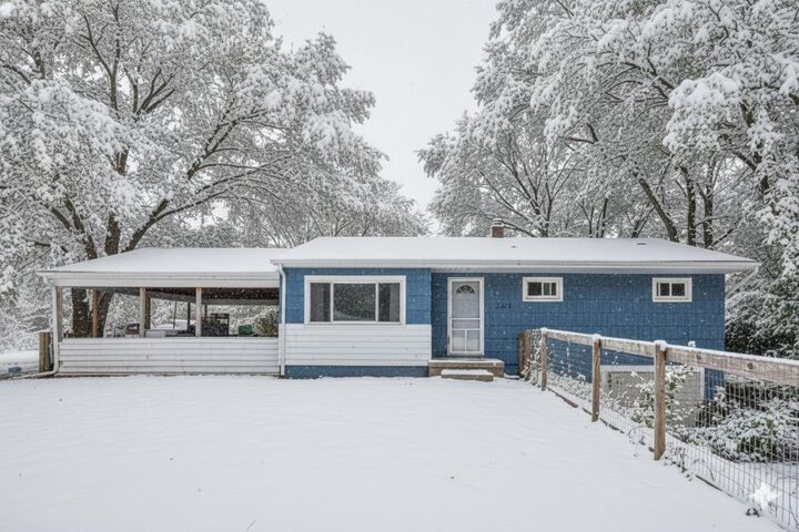 Property Photo:  2262 Warren Road  MI 49120 