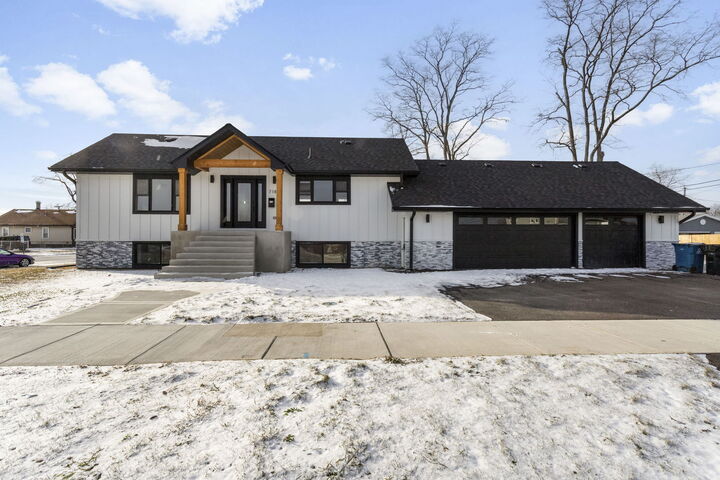 Property Photo:  718 E 152nd Street  IL 60426 