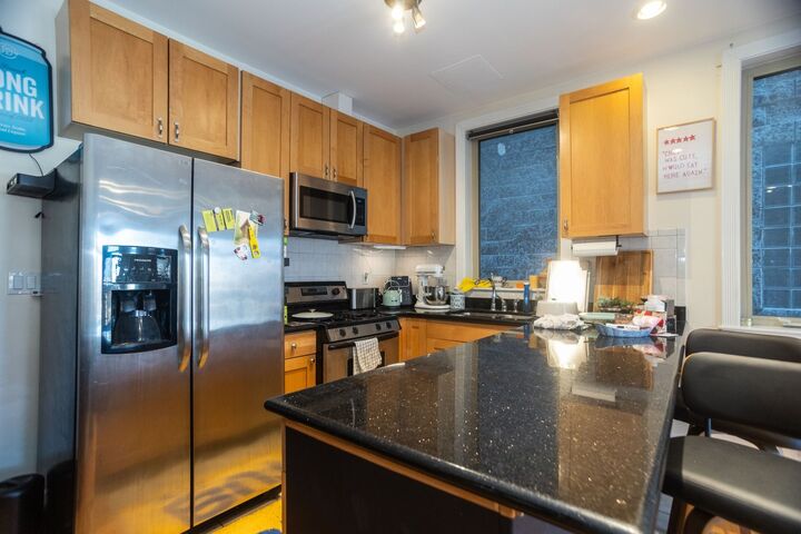 Property Photo: 2645 W Haddon Avenue 2 IL 60622