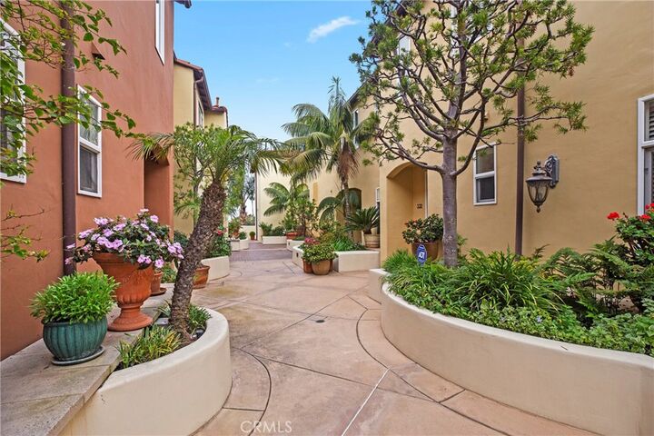 Property Photo:  308 5th Street  CA 92648 