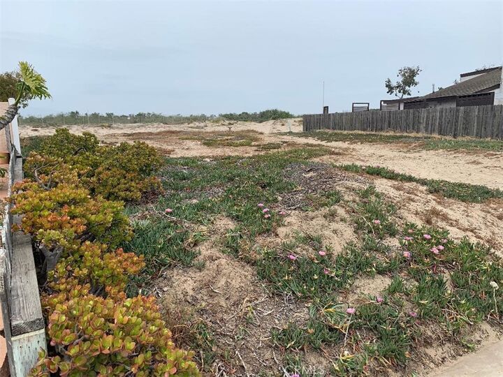 Property Photo: 4901 Catamaran CA 93035