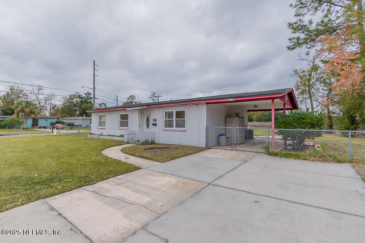 Property Photo:  4504 Barnes Road  FL 32207 