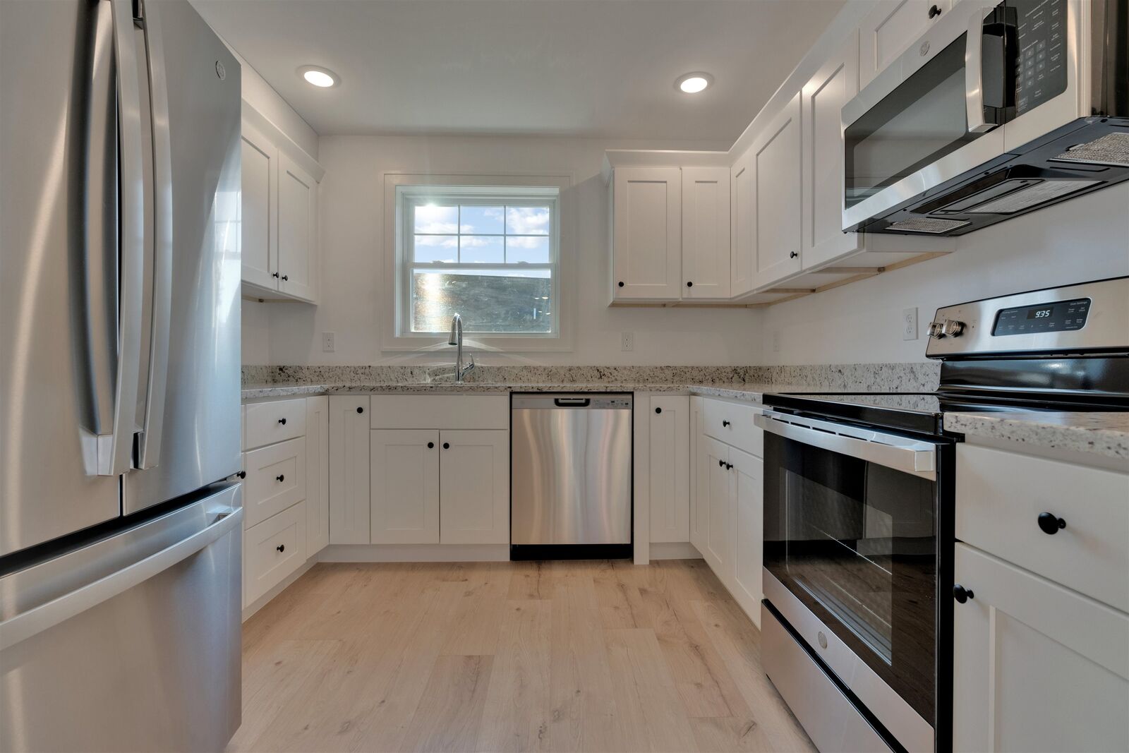 Property Photo:  2 Cape Coral Way  NH 03867 