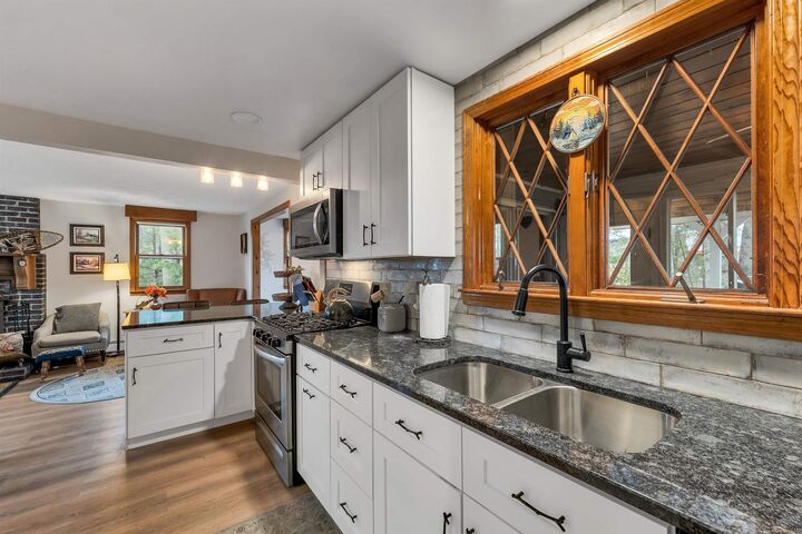 Property Photo:  6 Abbott Lane  NH 03864 