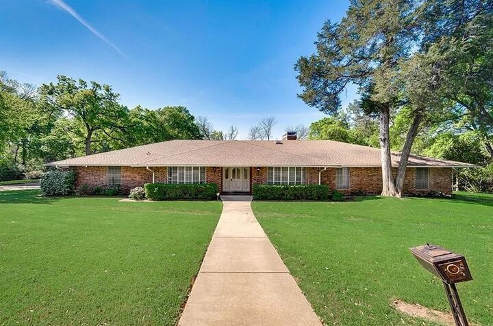 Property Photo:  722 E Wheatland  TX 75116 