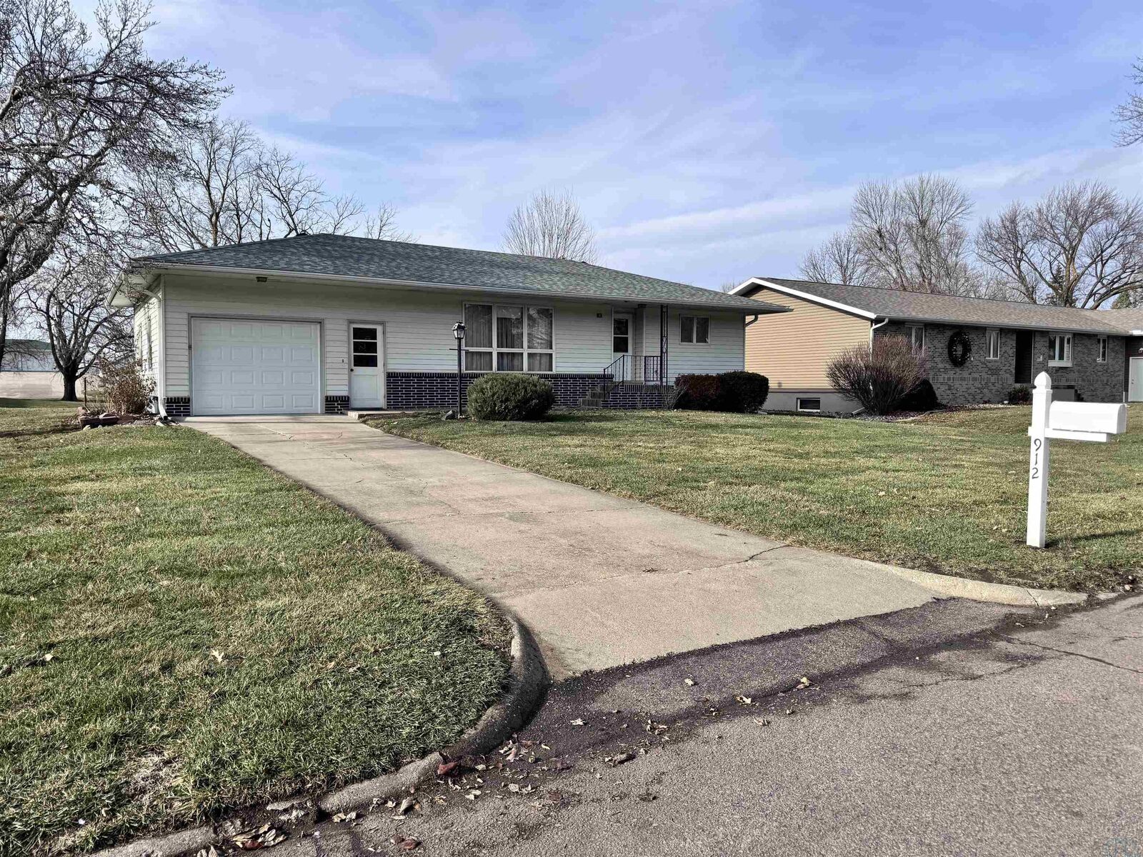 Property Photo: 912 16th Street IA 51040