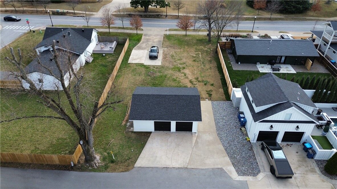 Property Photo:  707 E Central Avenue  AR 72712 