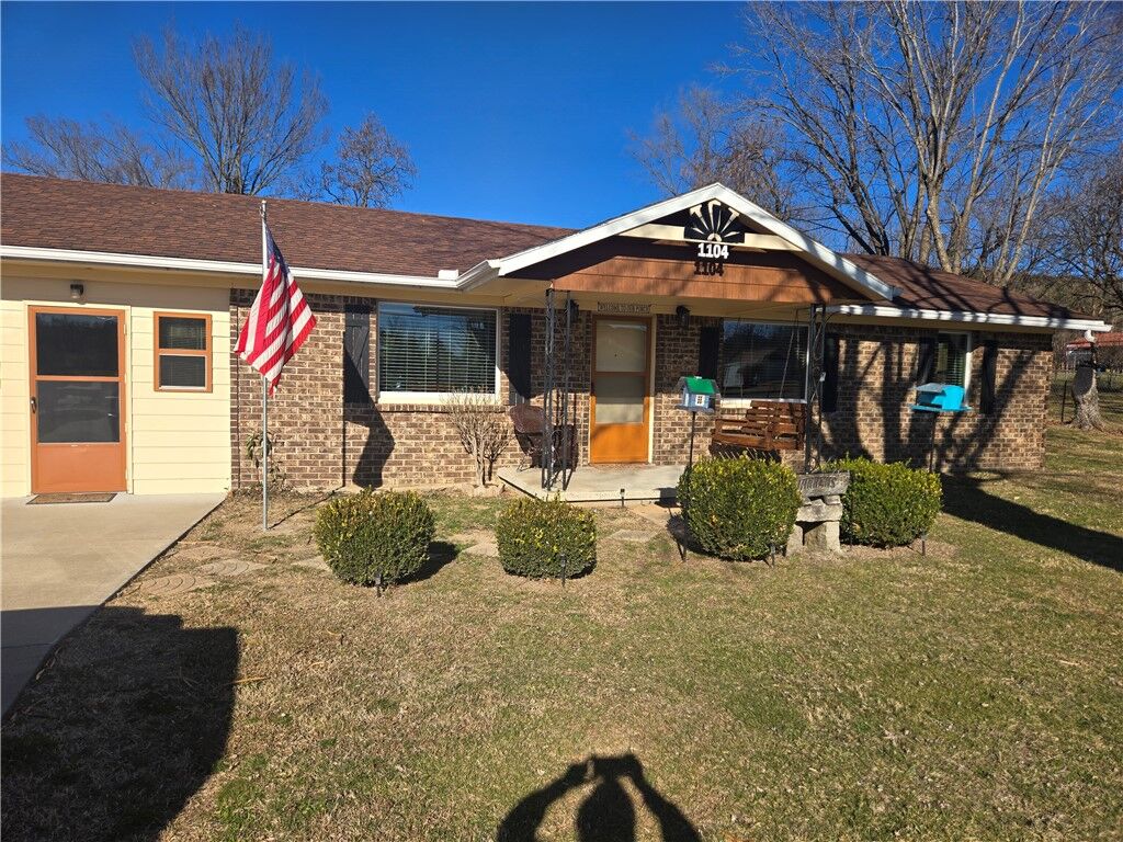 Property Photo:  1104 College Avenue  AR 72616 