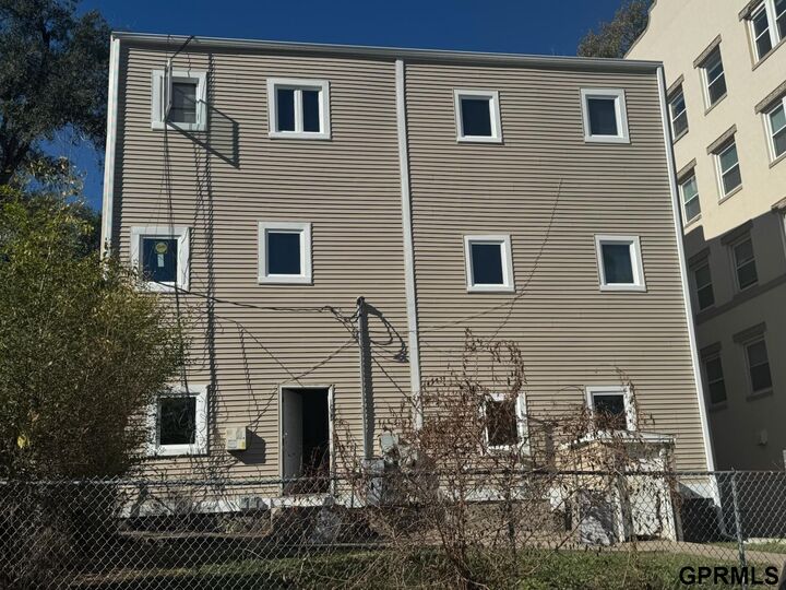 Property Photo:  1039 Park Avenue  NE 68105 