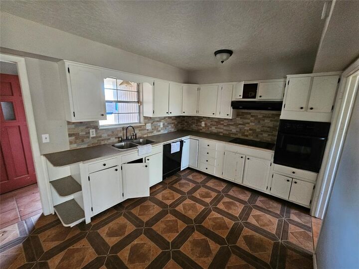 Property Photo:  2517 Weatherford Drive  OK 73071 