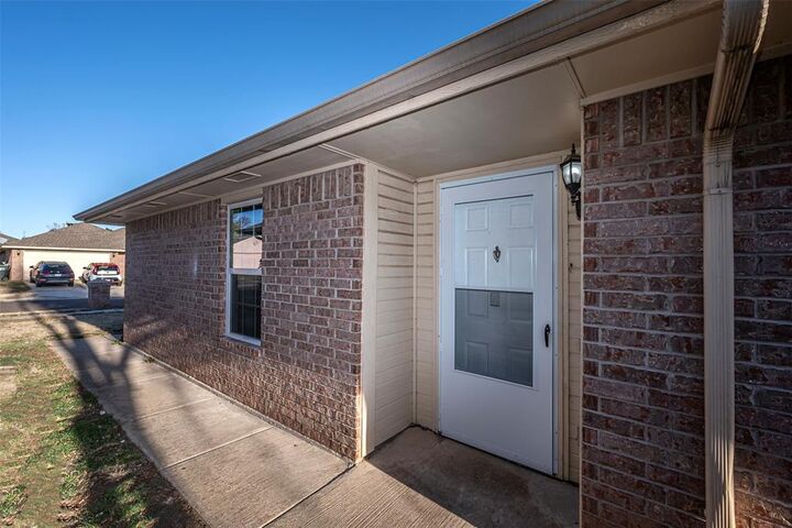 Property Photo:  810 Beaumont Square  OK 73071 