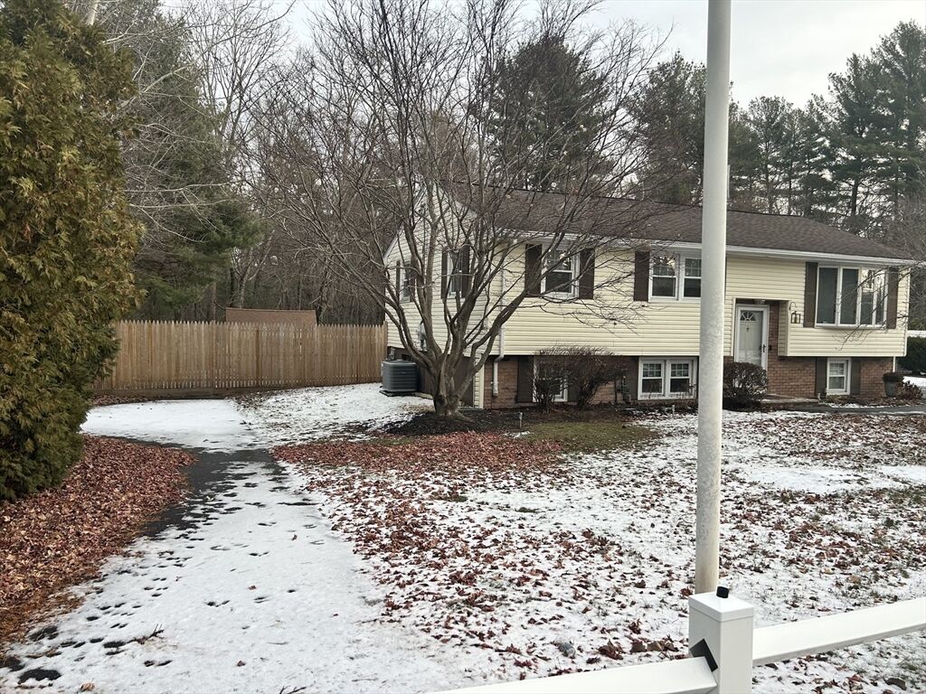 Property Photo:  31 Harjean Dr  MA 01821 