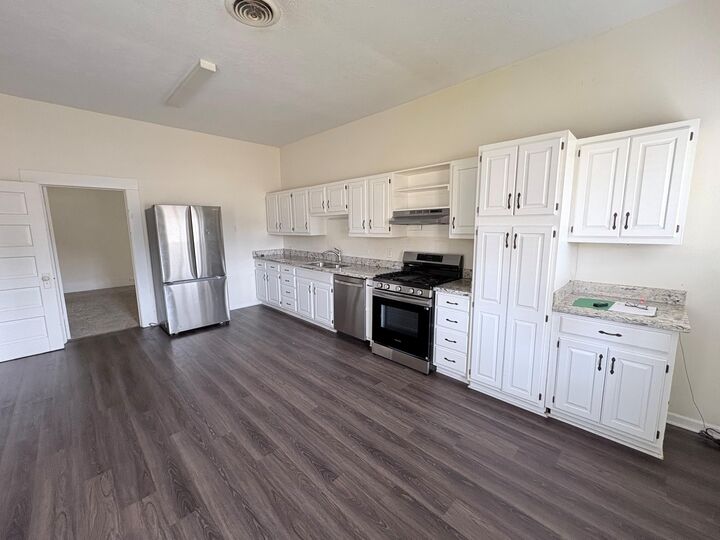 Property Photo:  613 W 1st St  LA 70634 