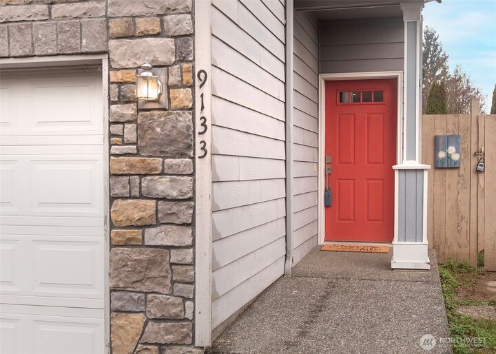 Property Photo: 9133 2nd Place SE WA 98258