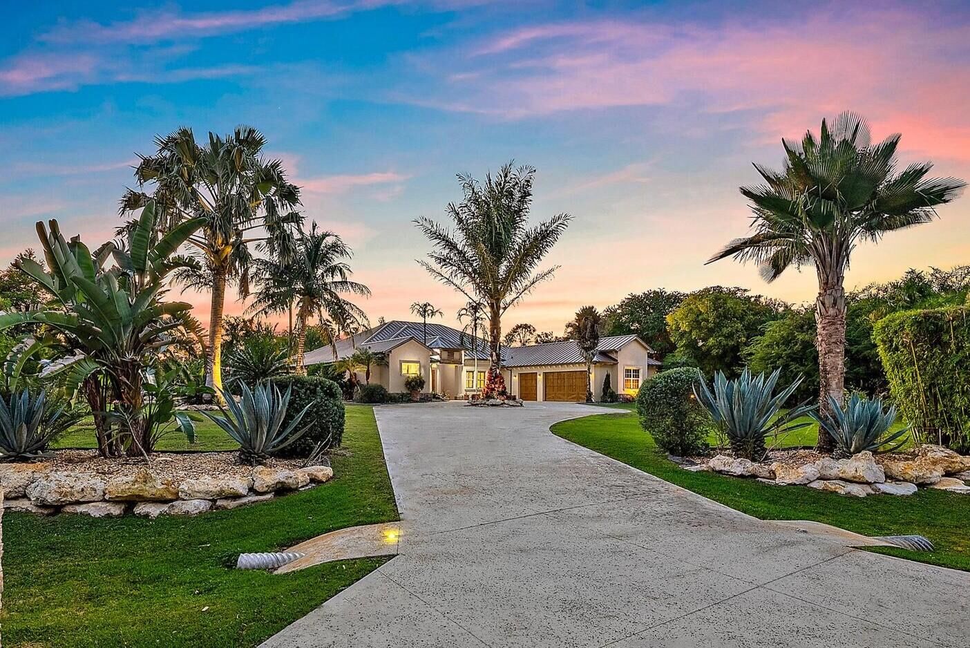 Property Photo: 709 SW Imperial Drive FL 34990
