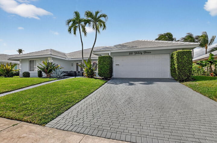 Property Photo: 891 SW Hickory Terrace FL 33486